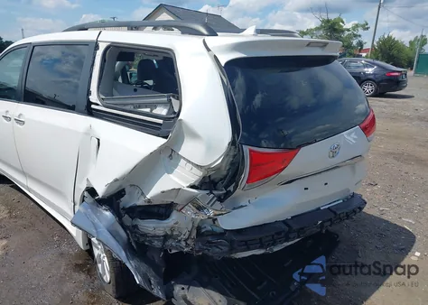 2011 Toyota Sienna Limited V6 z USA, uszkodzony, nr VIN 5TDYK3DC7BS042541